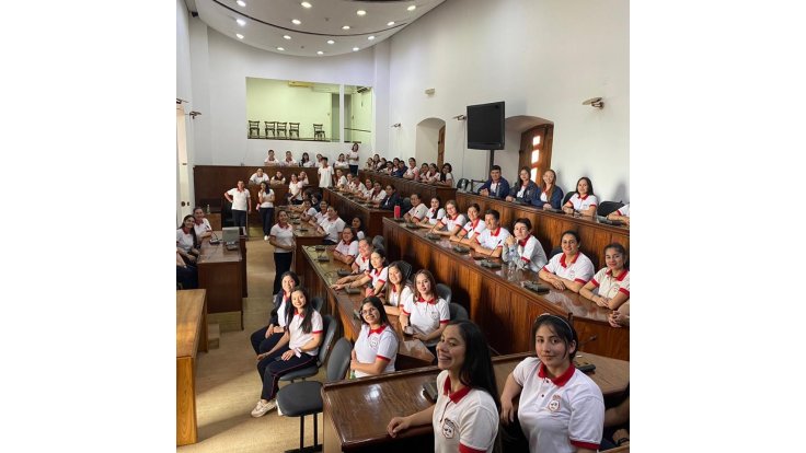 Secundarios y un centenar de futuros docentes