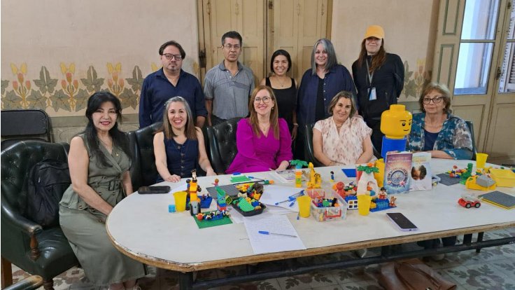 Noviembre con legos y letras