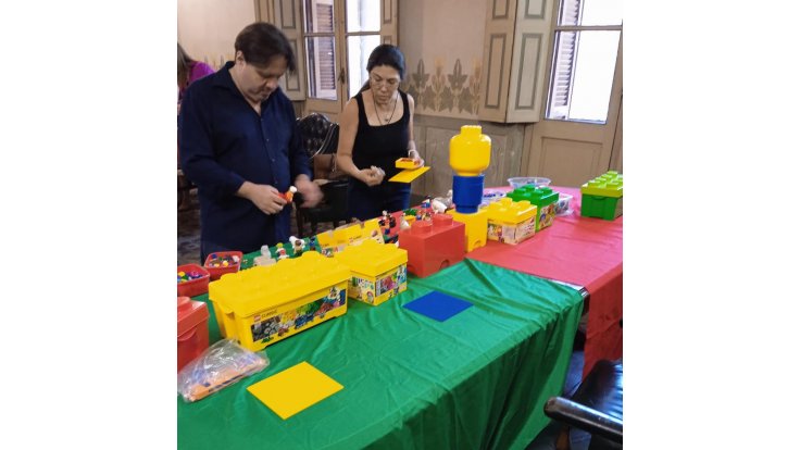 Noviembre con legos y letras