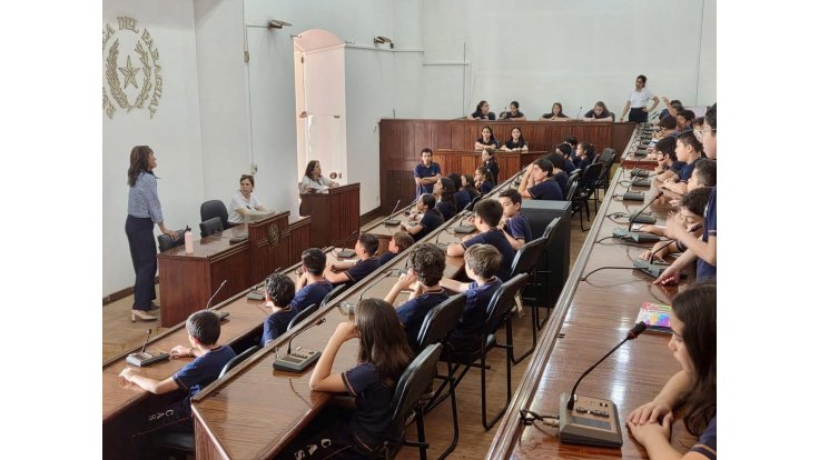 El Cabildo abre sus puertas a 250 estudiantes
