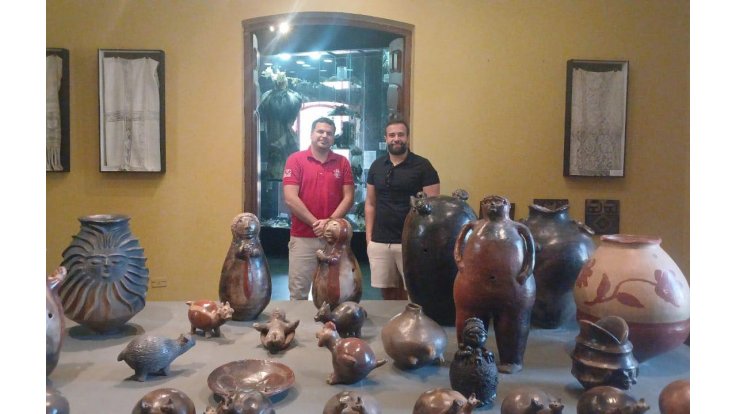 Turistas de diversas partes del mundo