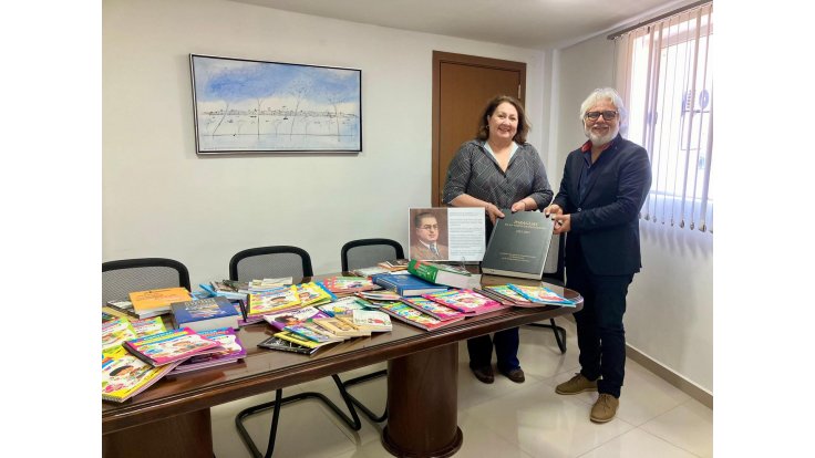 Donación de libros del CCR Cabildo