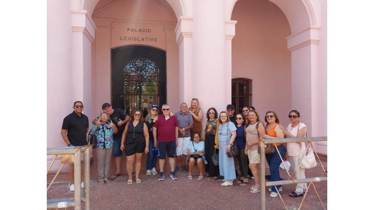Estudiantes, delegaciones y turistas