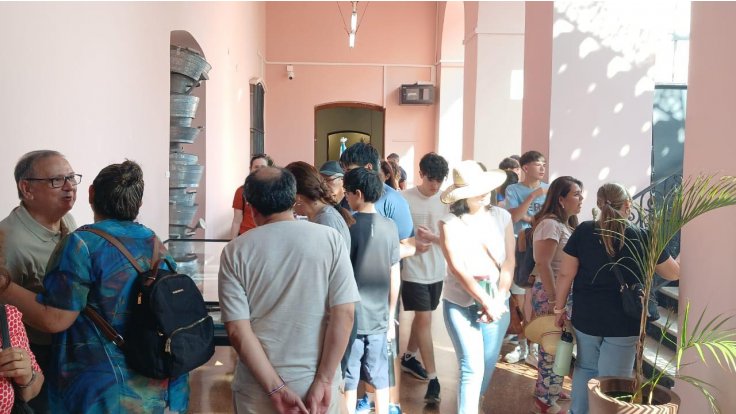 Estudiantes, delegaciones y turistas