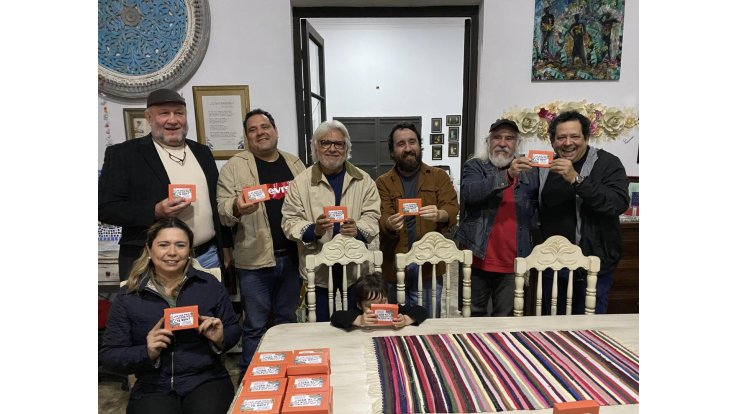 Ale Espinosa  presenta material humorístico