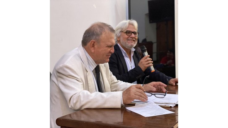 Con propuesta coral