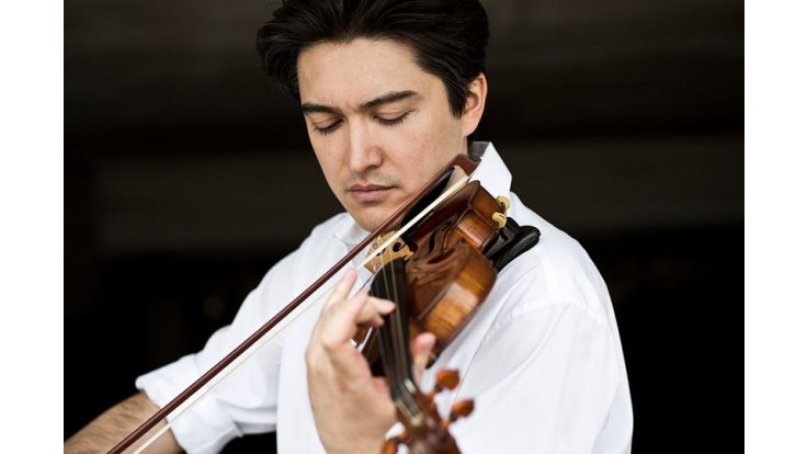 Célebre violinista Koh Gabriel Kameda