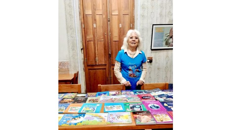 49 nuevos libros a su acervo bibliográfico