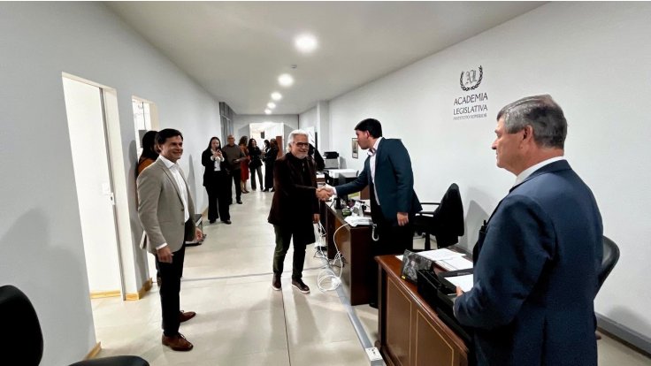 El Cabildo y la Academia Legislativa