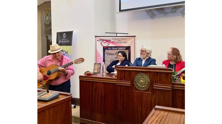 Emotivo lanzamiento del Libro
