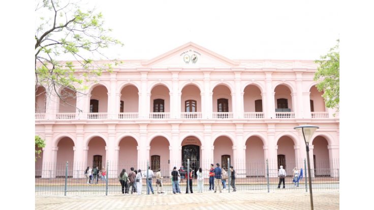 Alumnos de la Universidad Nacional del Este