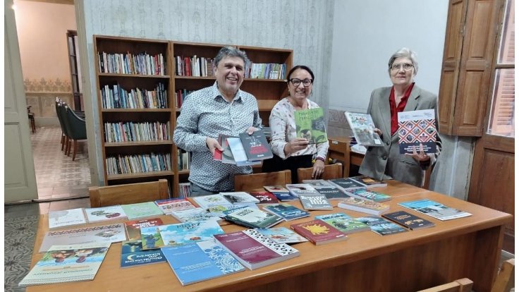 Importante donación de libros