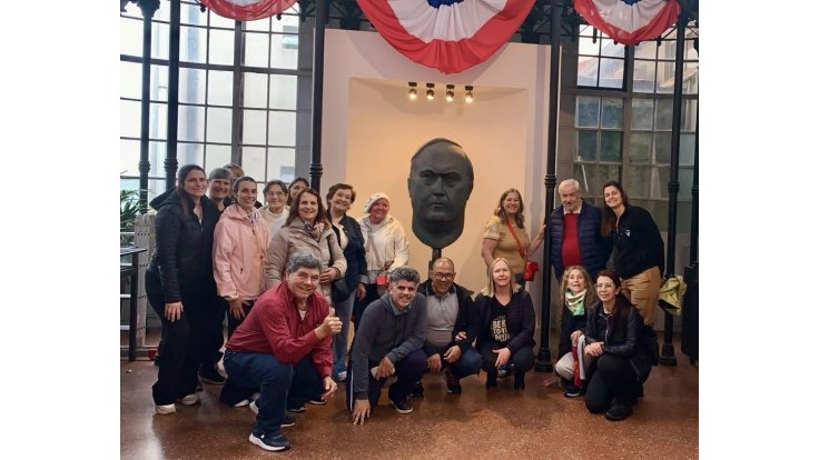 Con visitantes del paraguay y el mundo